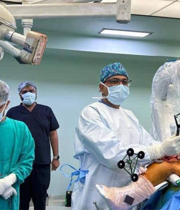 knee replacement surgeon delhi ncr